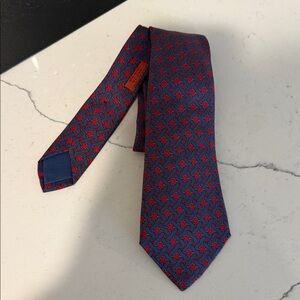Elegant Hermes Blue and Red Patterned Men's Tie